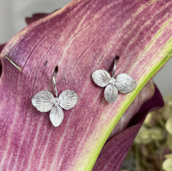 white_gold_hydrangea_wired