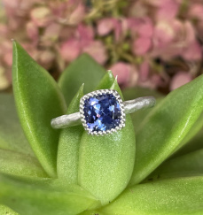 tanzanite_cush