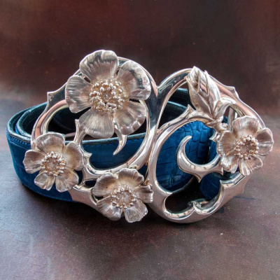 fourwildroses_sterlingsilver_beltbuckle