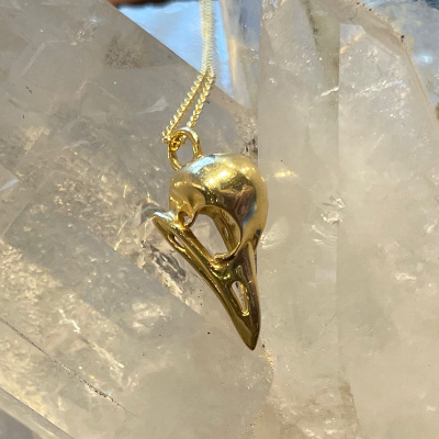 gold-bird-skull